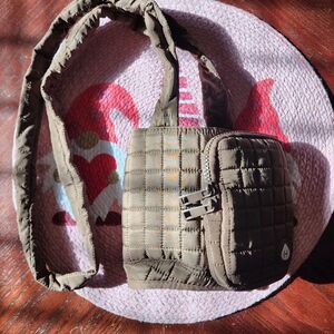 Puffer Tumbler Holder With Carry Strap